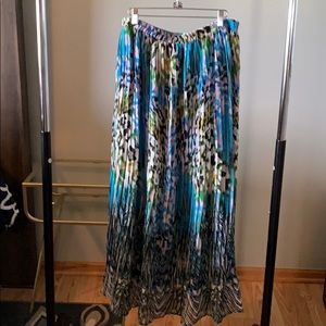 Pleated maxi skirt, size XL